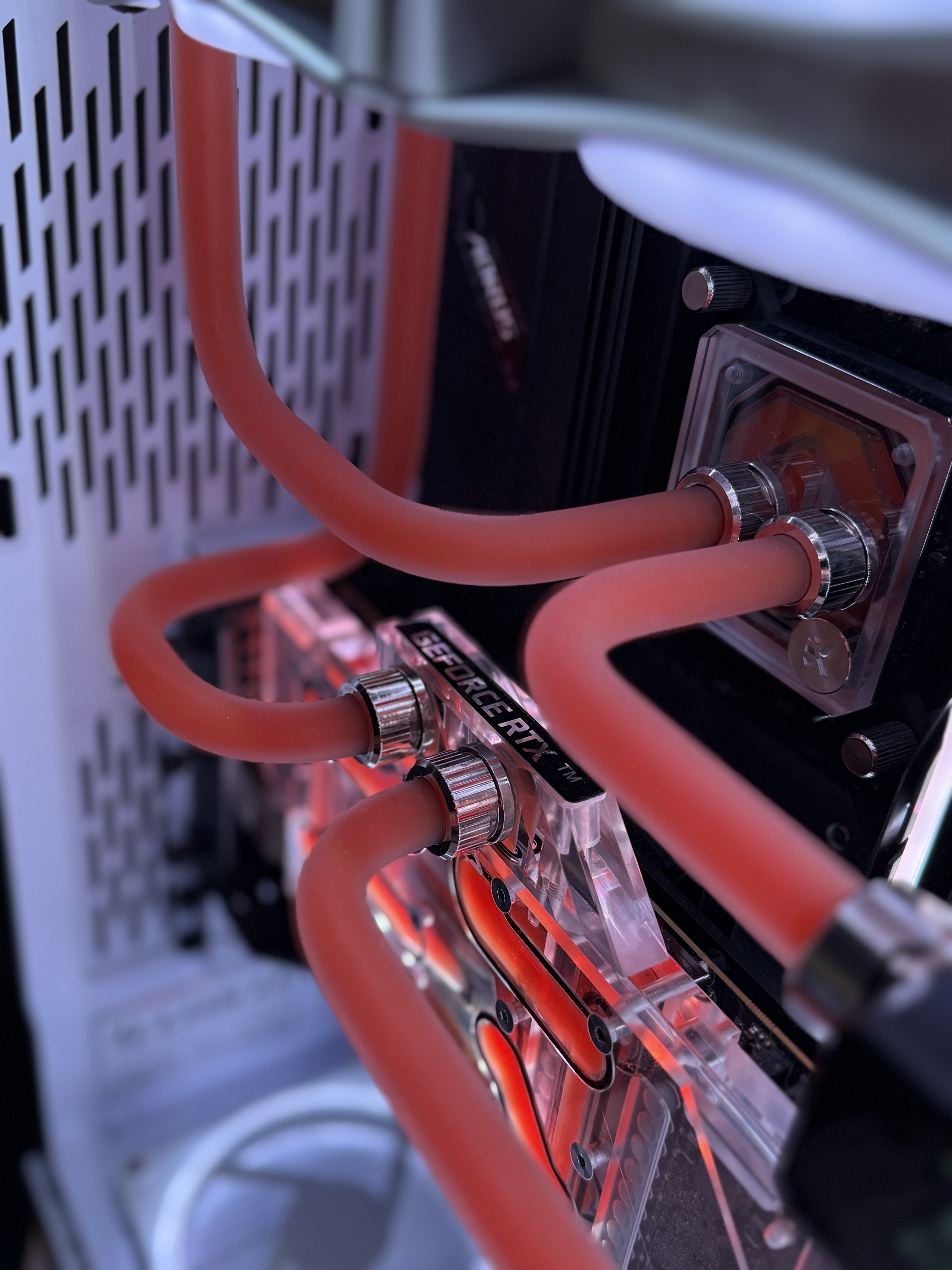 Белая O11 — коралловая hardline-петля и RTX 3080 Ti — фото 14