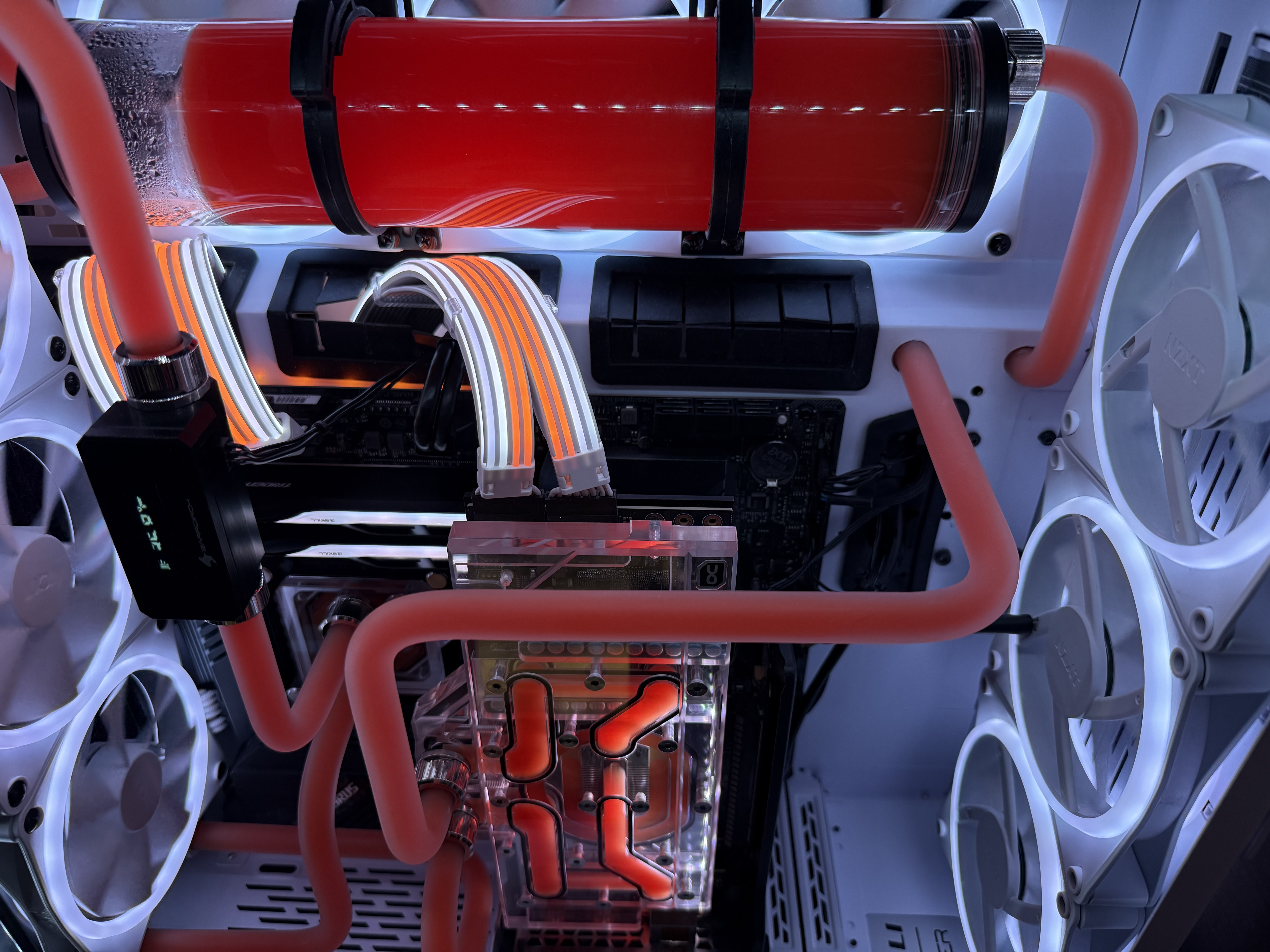 Белая O11 — коралловая hardline-петля и RTX 3080 Ti — фото 16