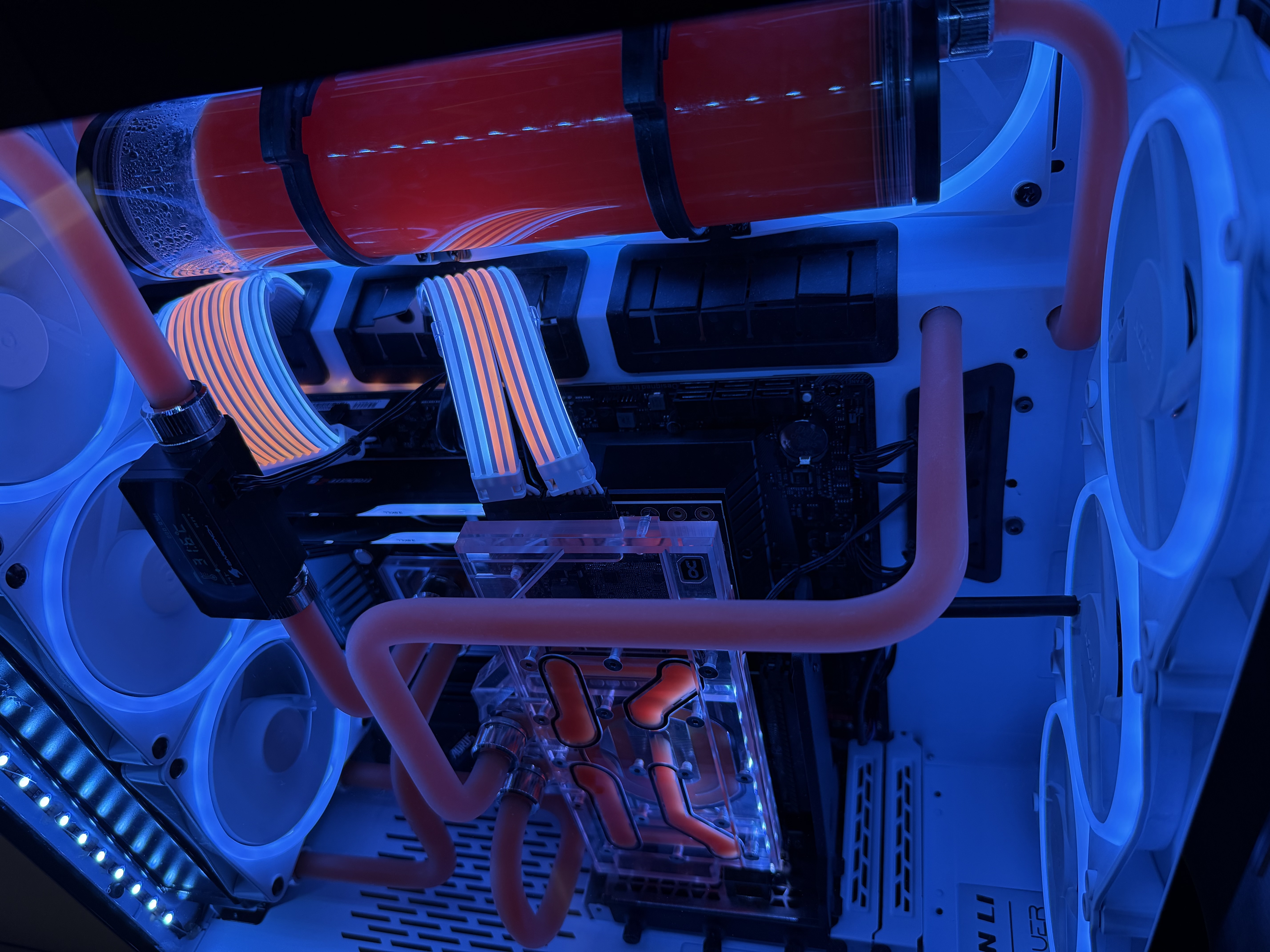 Белая O11 — коралловая hardline-петля и RTX 3080 Ti — фото 5