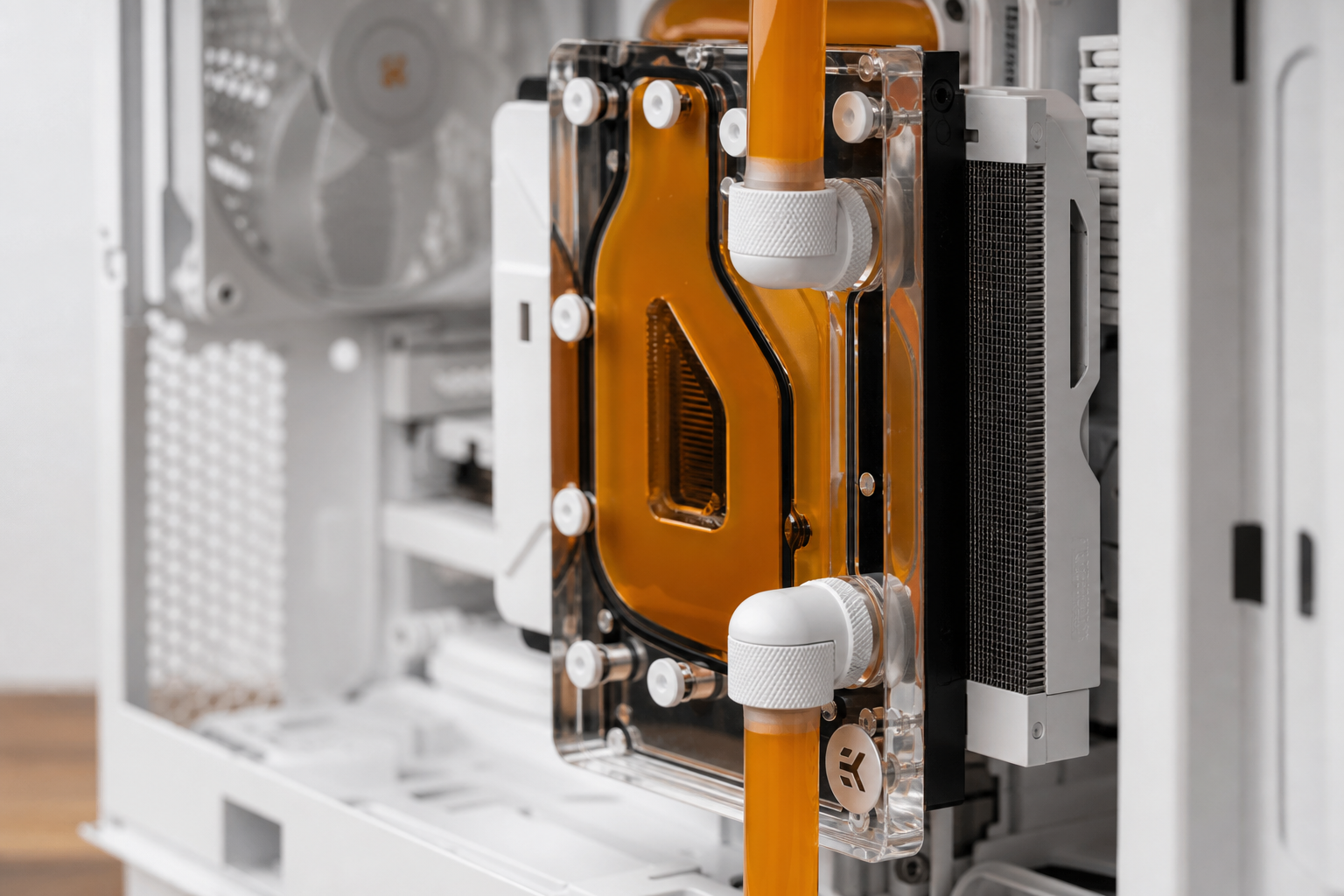 Stormtrooper — белая O11, distro plate и orange coolant — фото 2